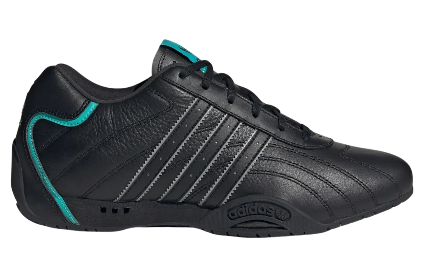 Lanzamientos de sneakers hoy