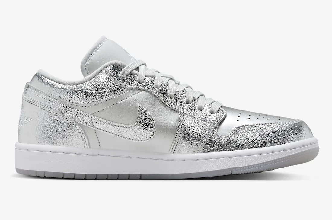 Air Jordan 1 Low SE WMNS Metallic Silver 1