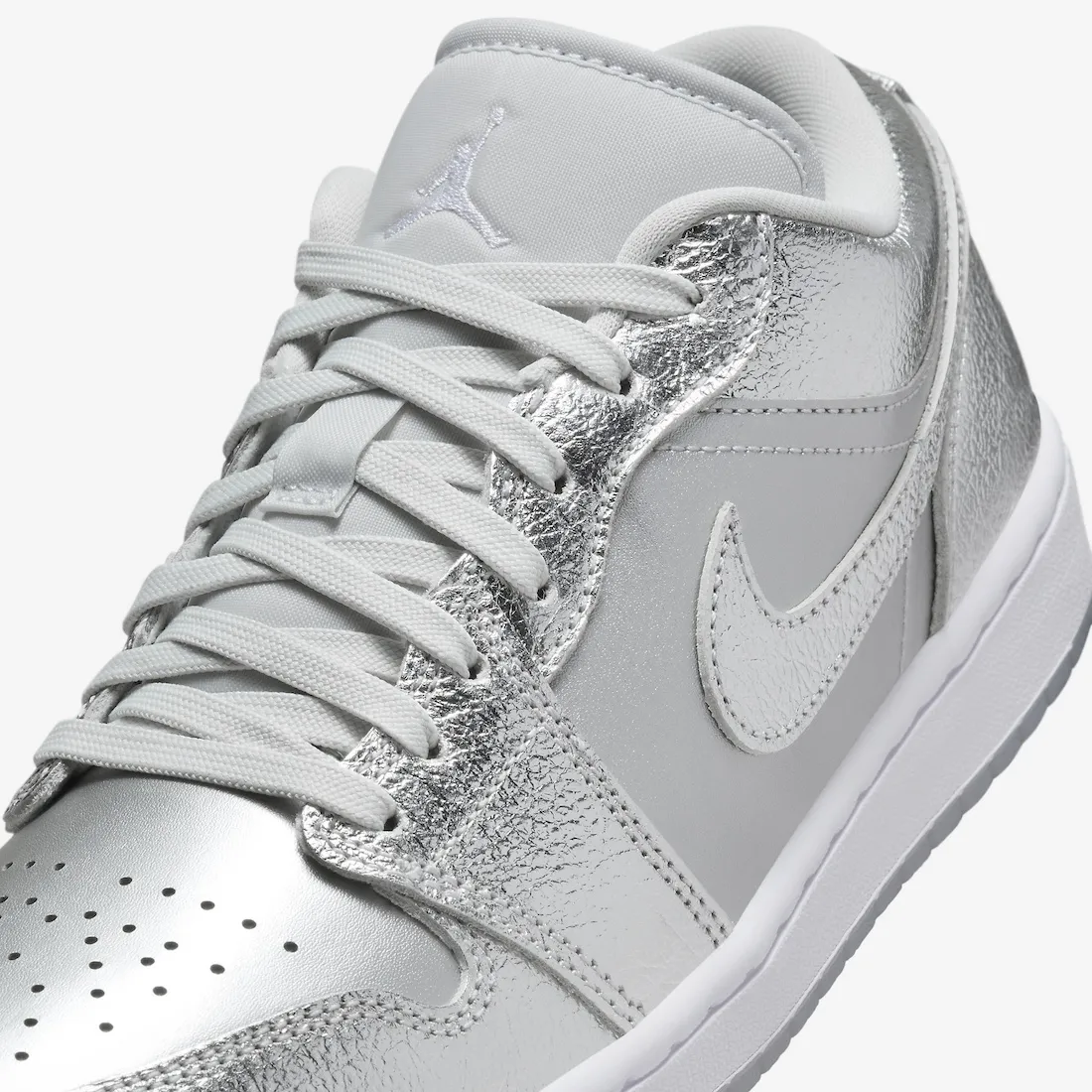 Air Jordan 1 Low SE WMNS Metallic Silver 5