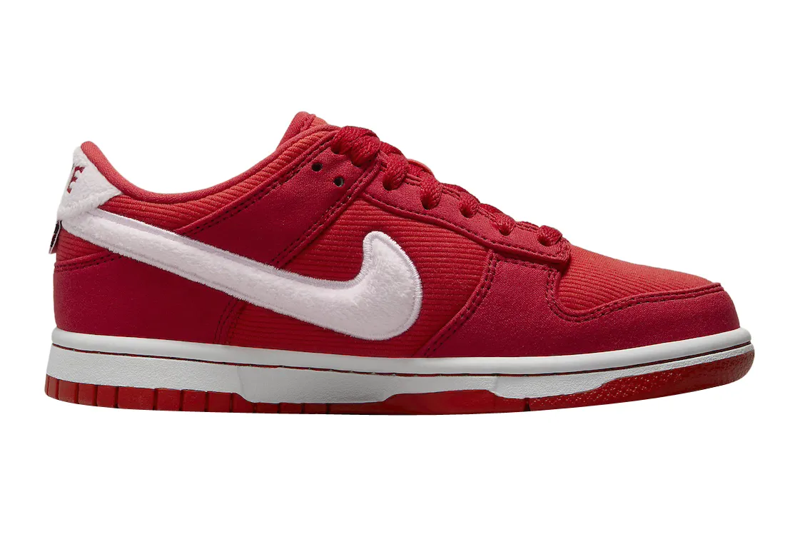 Nike Dunk Low GS Valentine’s Day 1