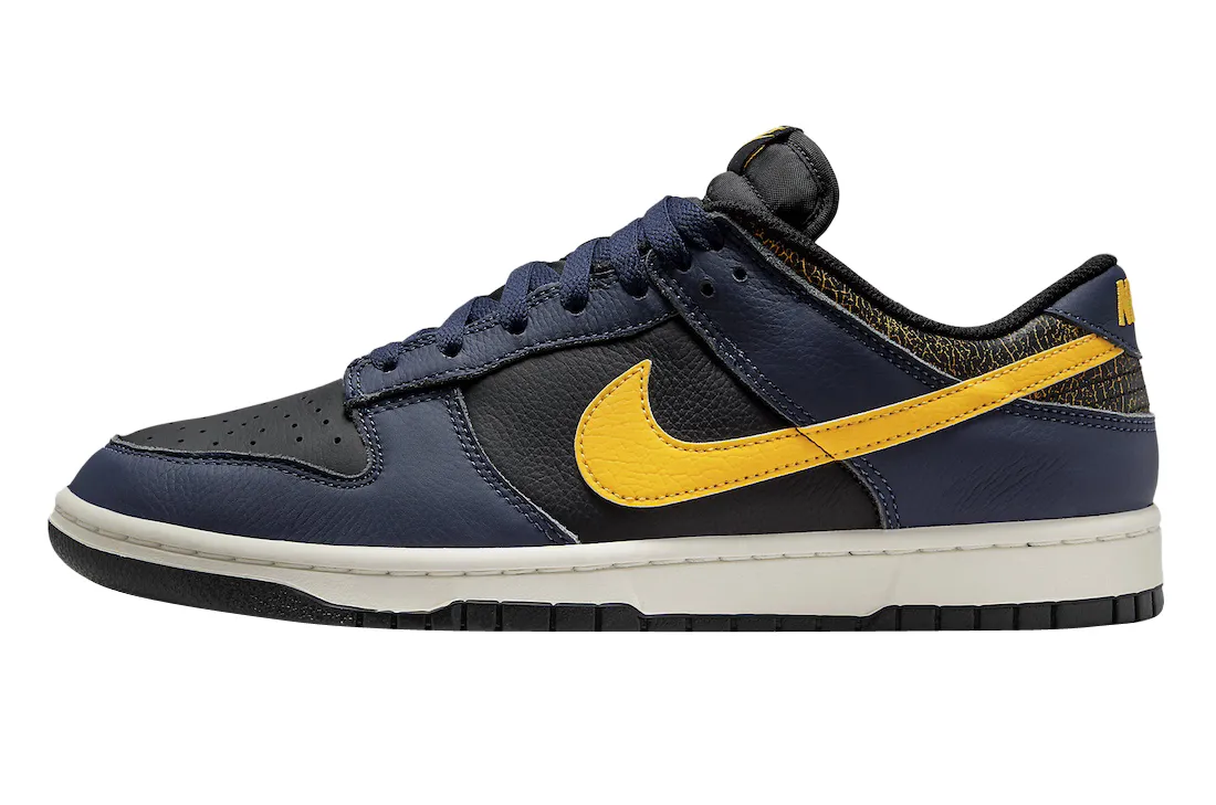 Nike Dunk Low Vintage Michigan michigan