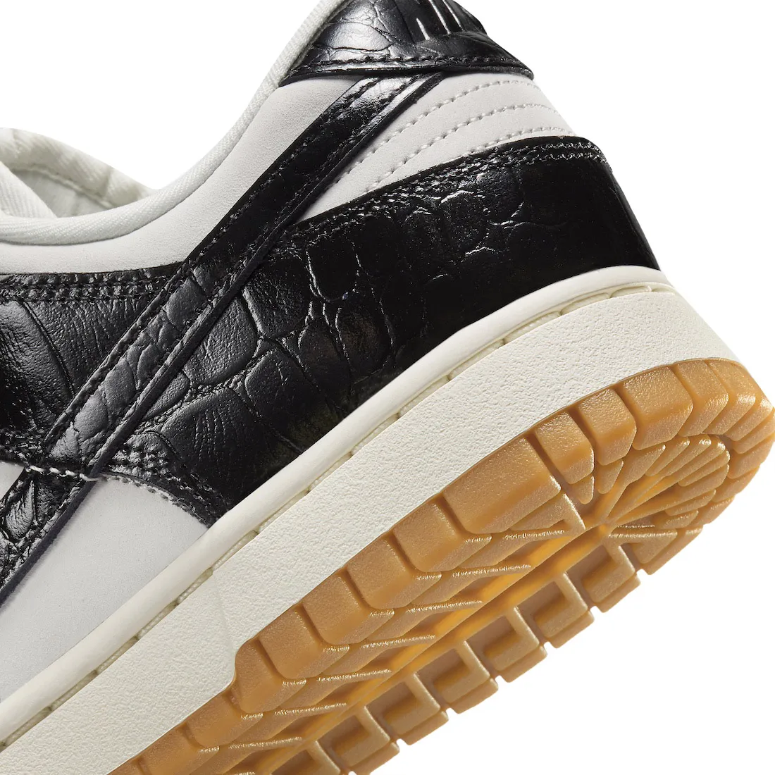 Nike Dunk Low WMNS Black Croc 6