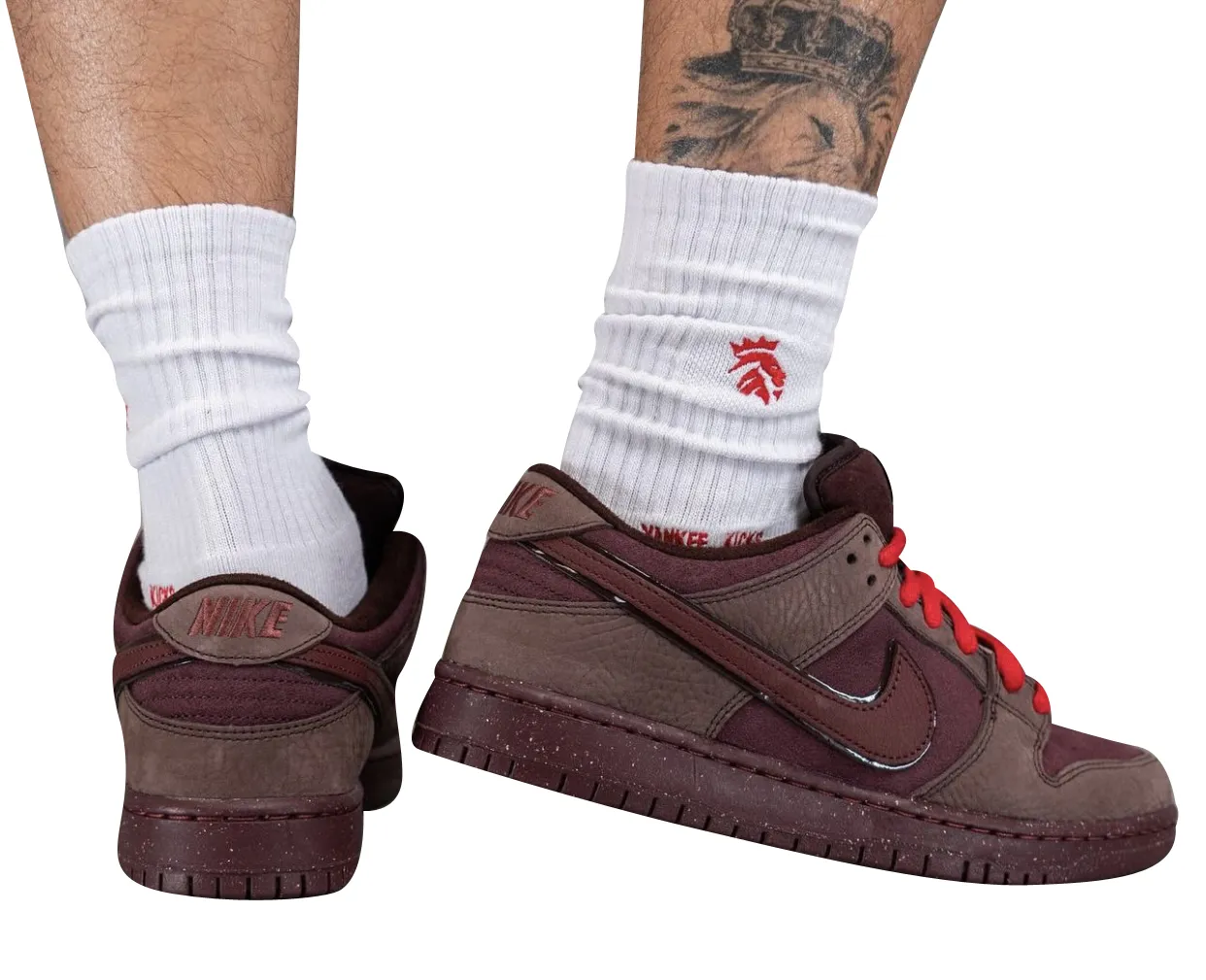 Nike SB Dunk Low City of Love Burgundy Crush 3