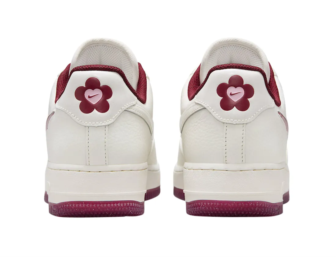 Nike WMNS Air Force 1 Low Valentine’s Day 3