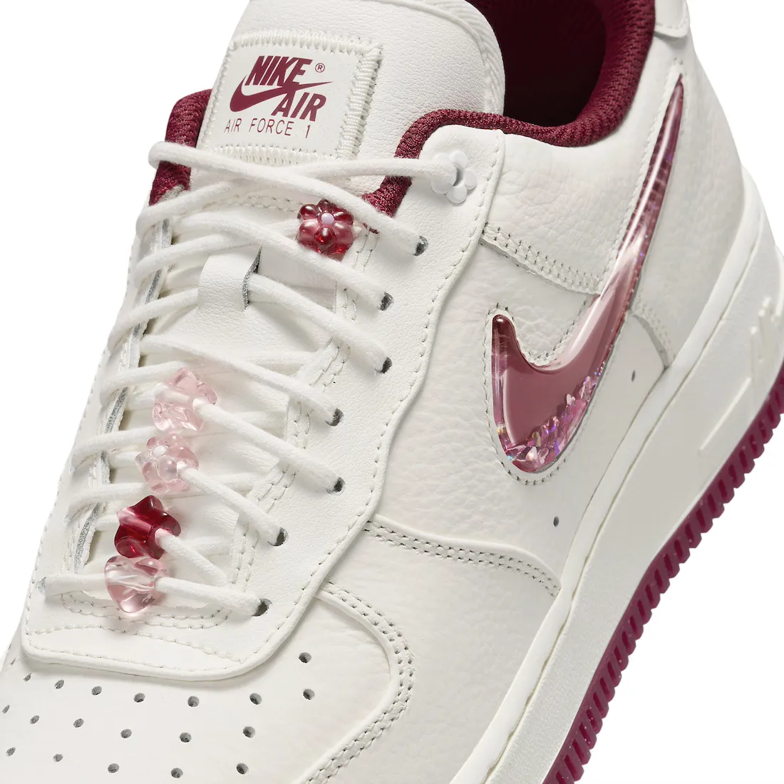 Nike WMNS Air Force 1 Low Valentine’s Day 5