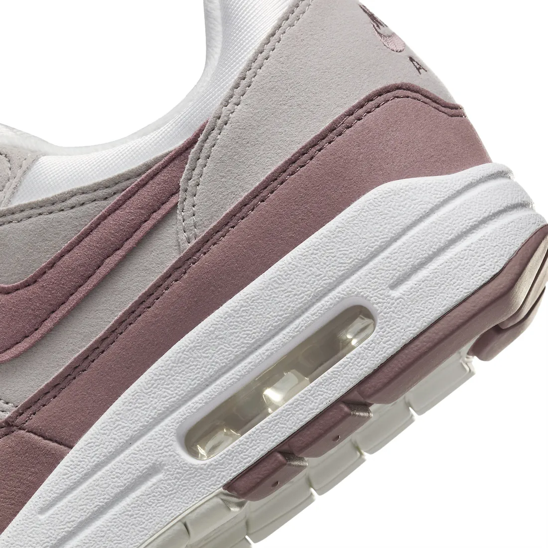 Nike WMNS Air Max 1 Smokey Mauve 6