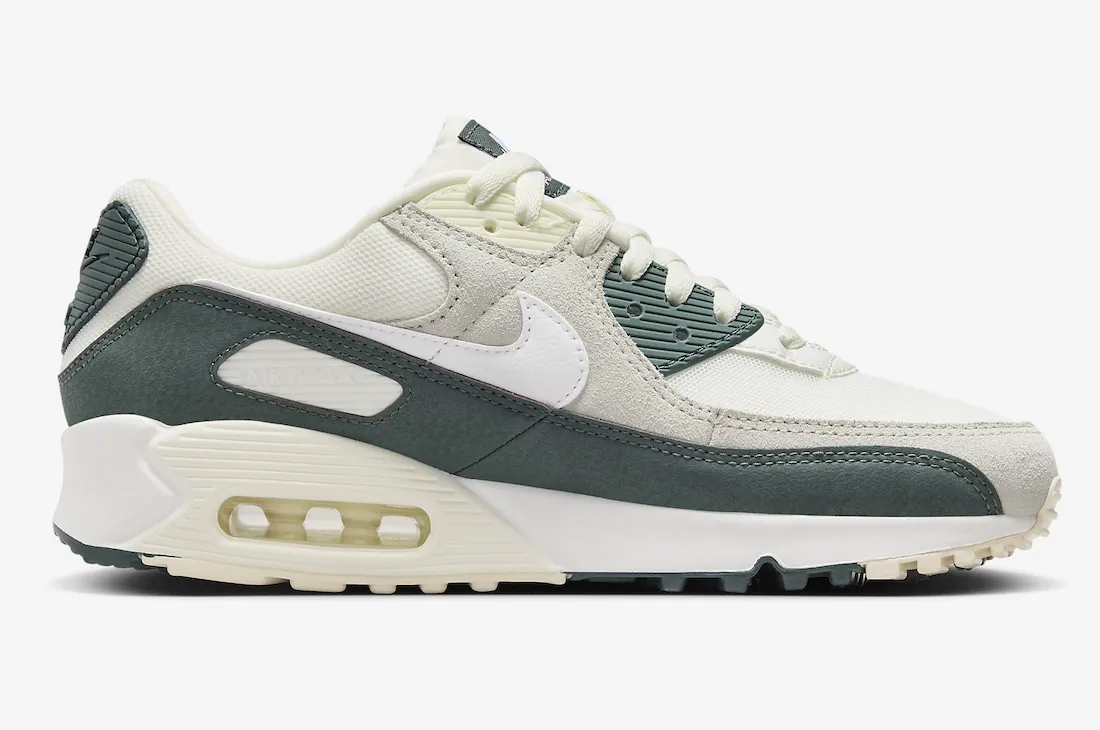 Nike WMNS Air Max 90 Vintage Green 1