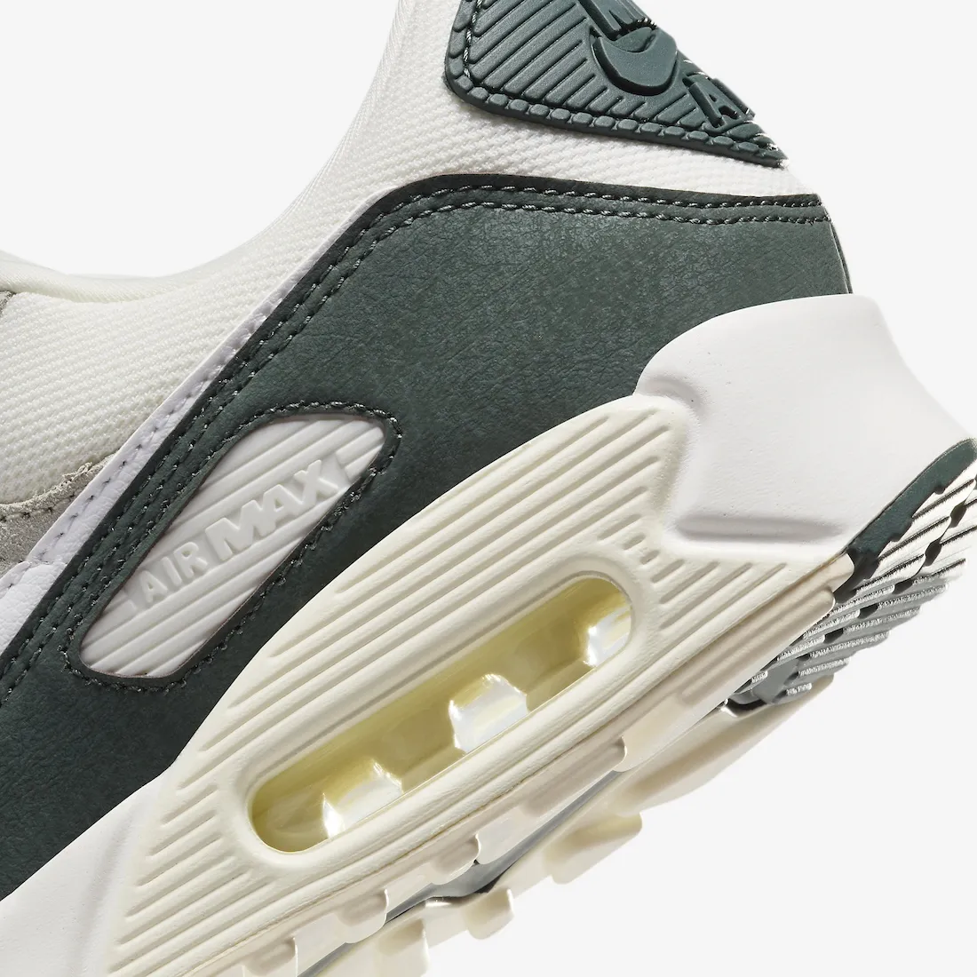 Nike WMNS Air Max 90 Vintage Green 5