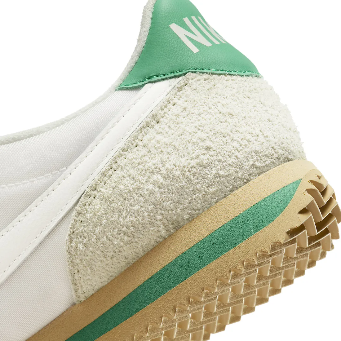 Nike WMNS Cortez Sail Stadium Green 6