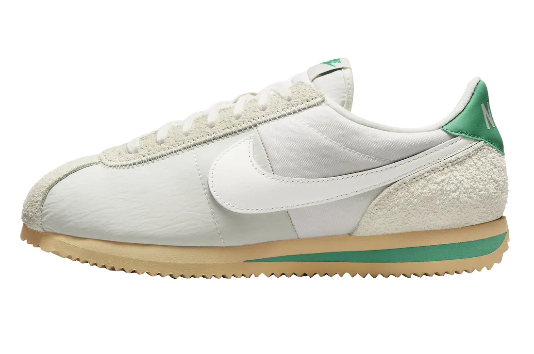 Nike WMNS Cortez Sail Stadium Green green