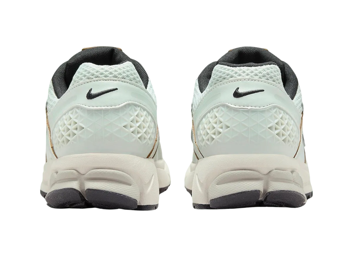 Nike WMNS Zoom Vomero 5 Light Silver 3