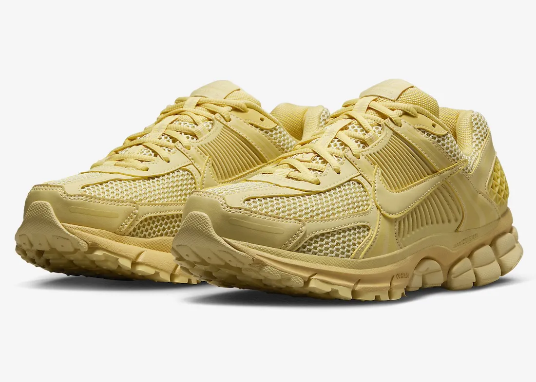 Nike WMNS Zoom Vomero 5 Saturn Gold 0