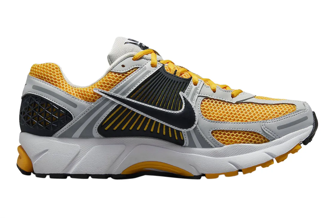 Nike Zoom Vomero 5 University Gold 1