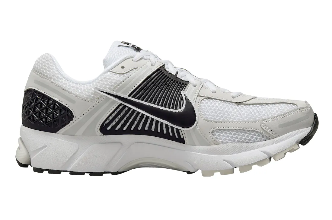 Nike Zoom Vomero 5 White Black 1