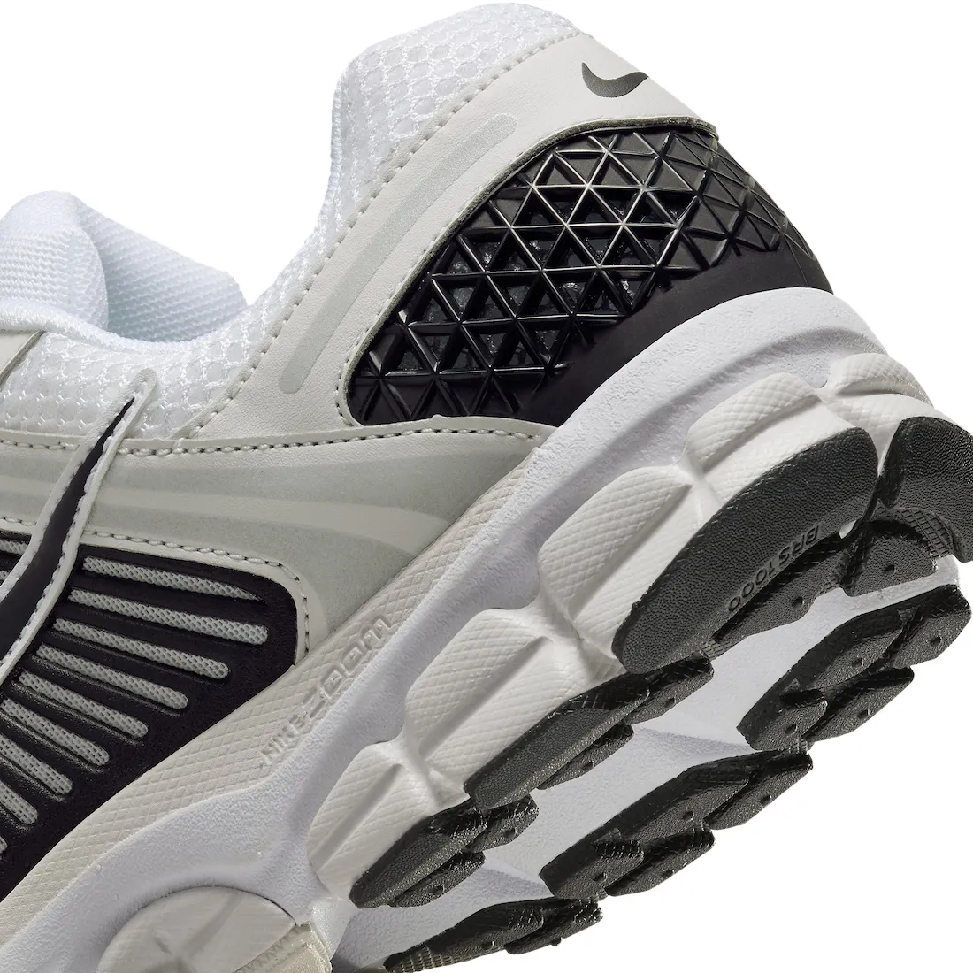 Nike Zoom Vomero 5 White Black 6