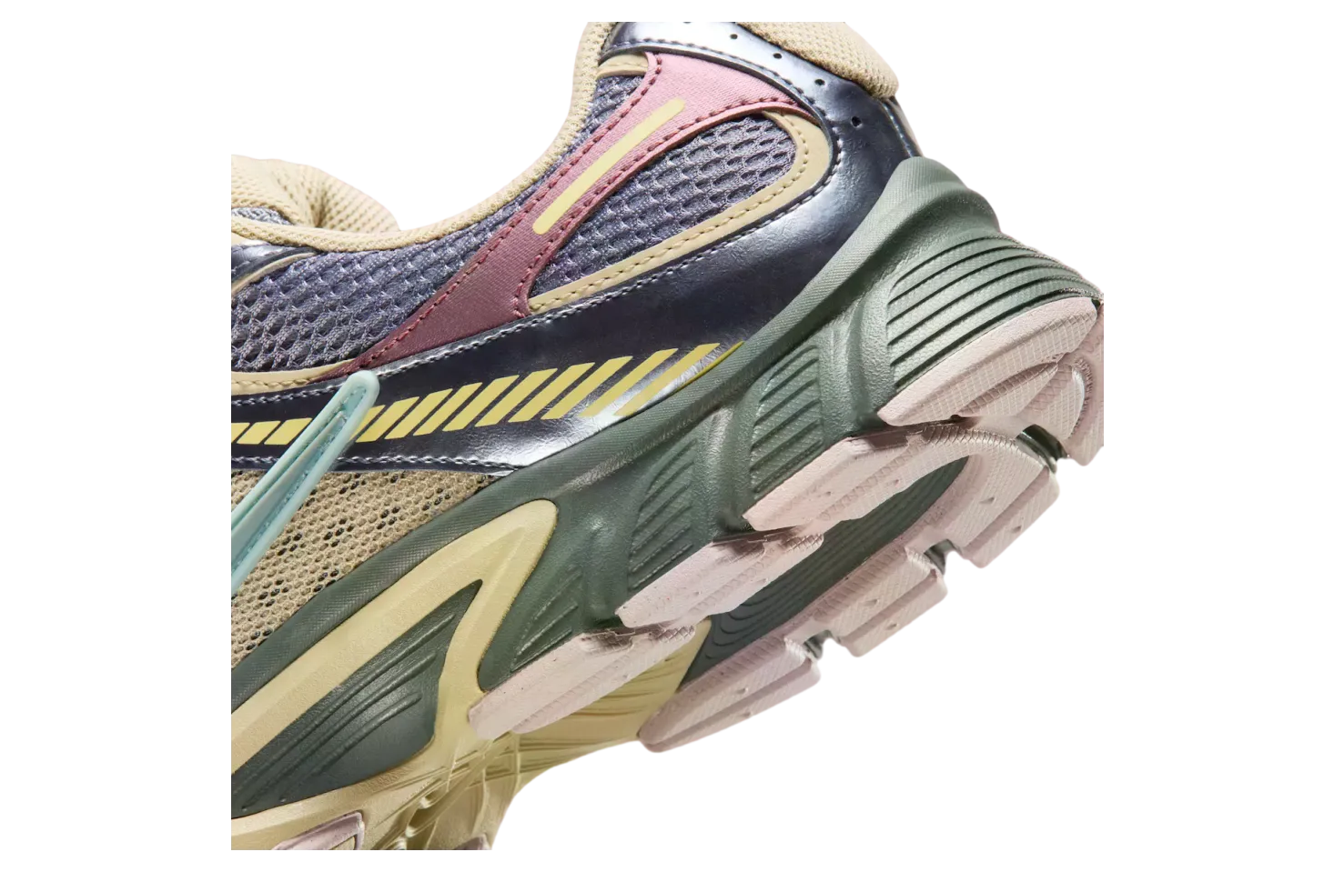 a ma maniere x nike v5 rnr light carbon desert khaki 6