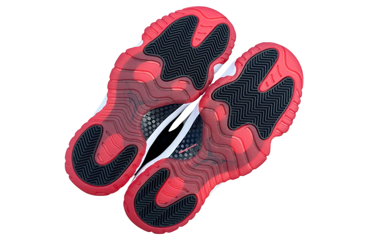 air jordan 11 low bred 2025 4