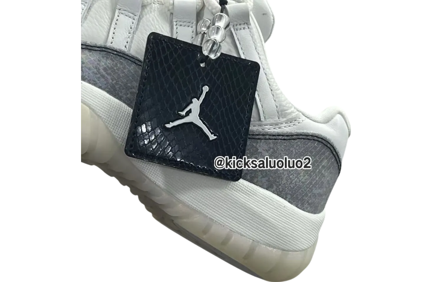 air jordan 11 low year of the snake 0