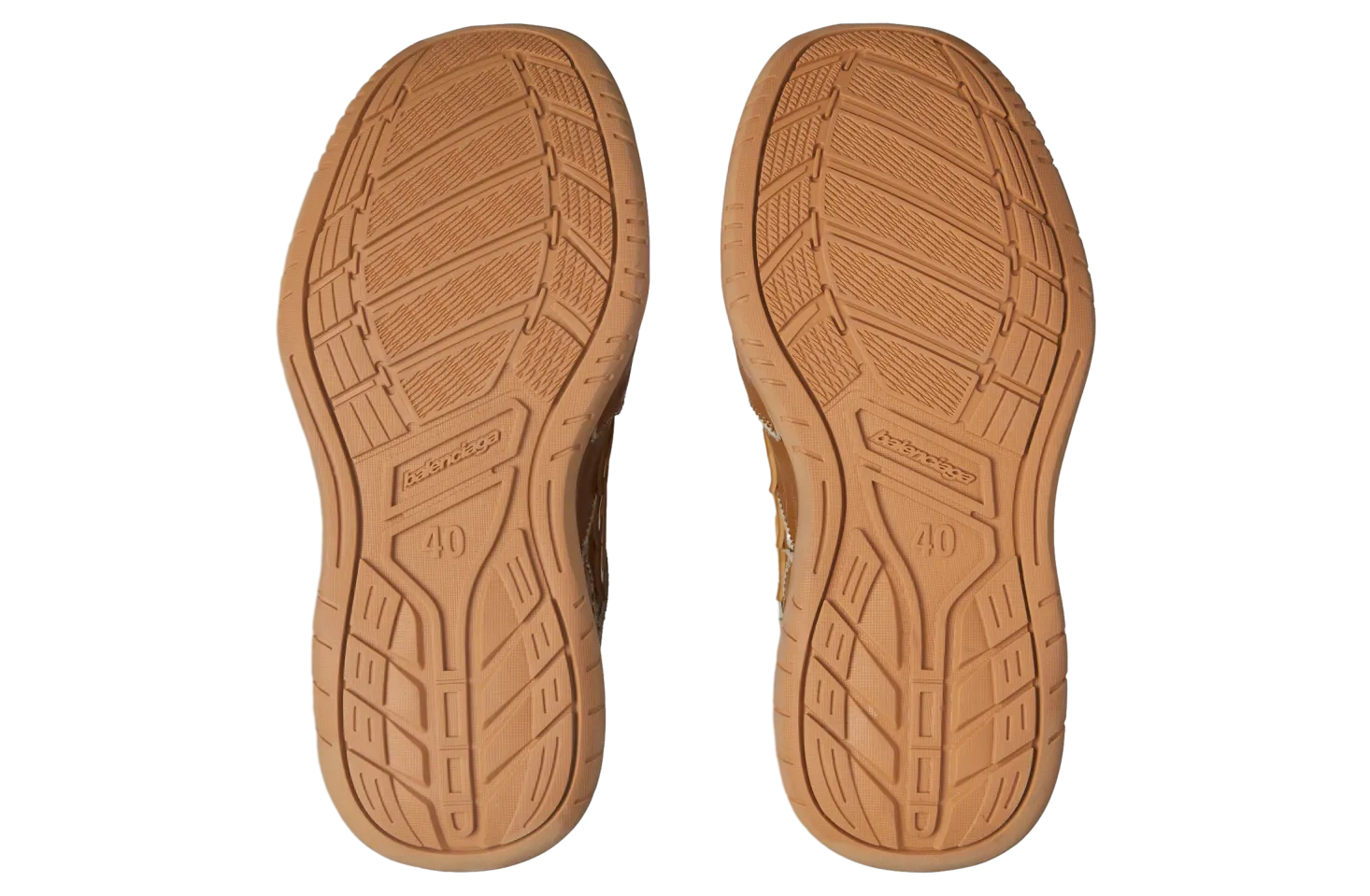 balenciaga hamptons medium worn out camel 3