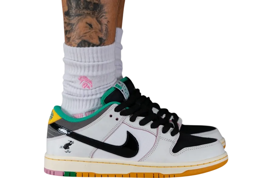 csef x nike sb dunk low summit white clear emerald 1