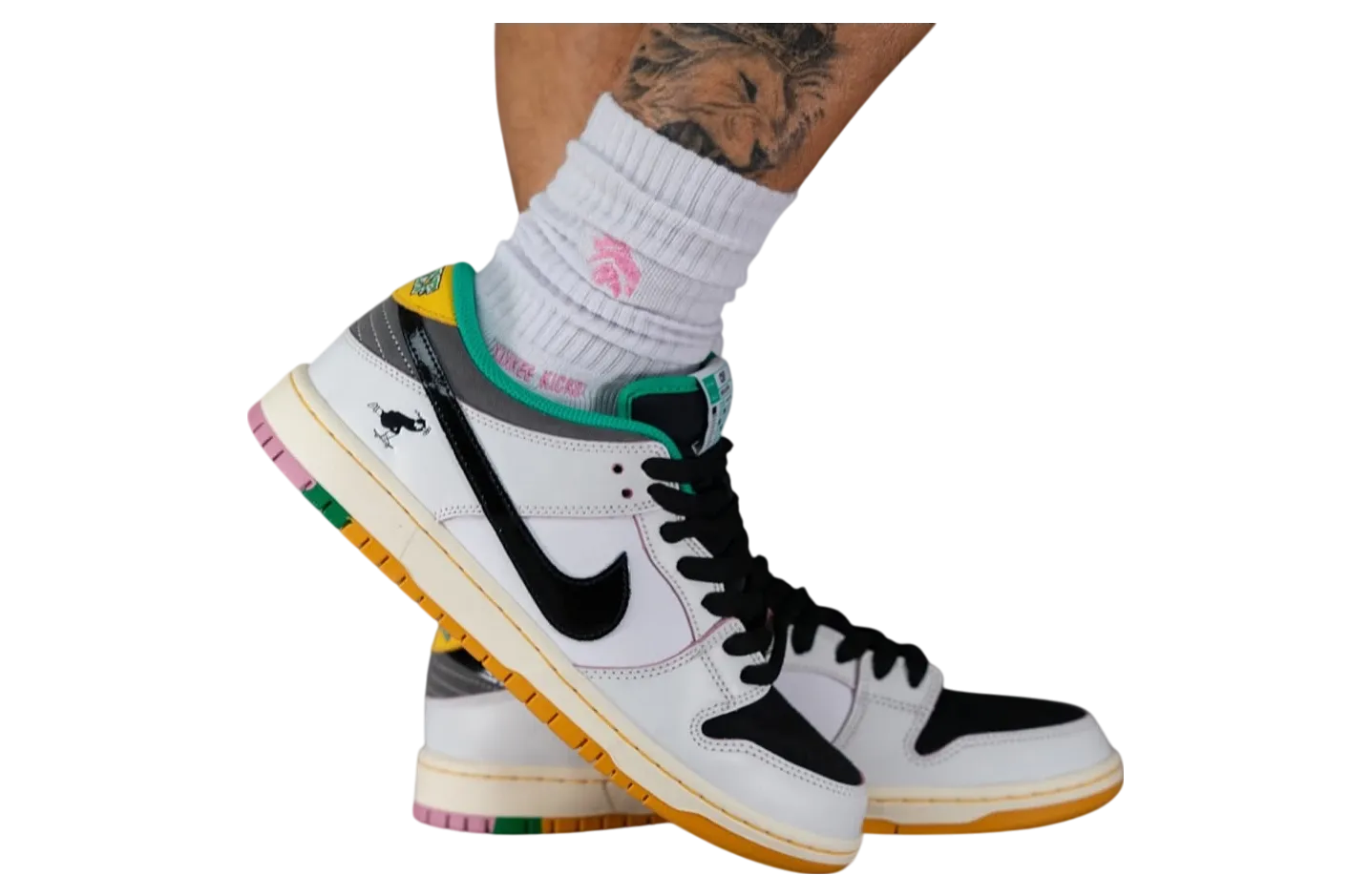 csef x nike sb dunk low summit white clear emerald 2
