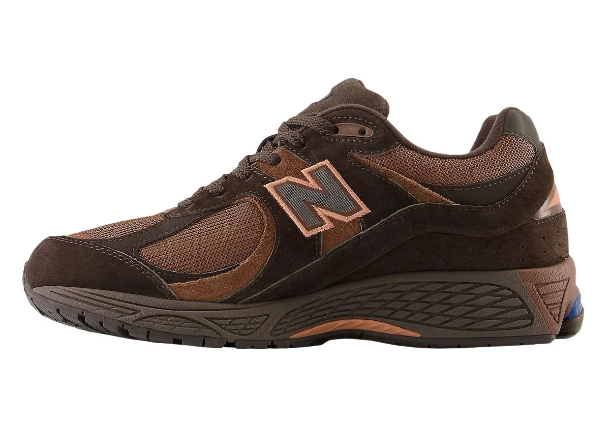 new balance 2002r chocolate 1