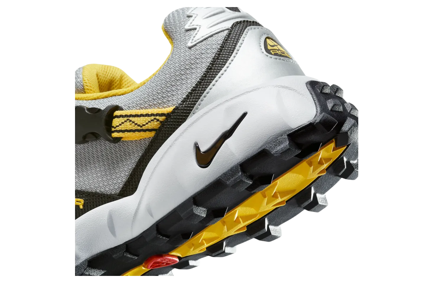 nike acg phassad black yellow zest 7