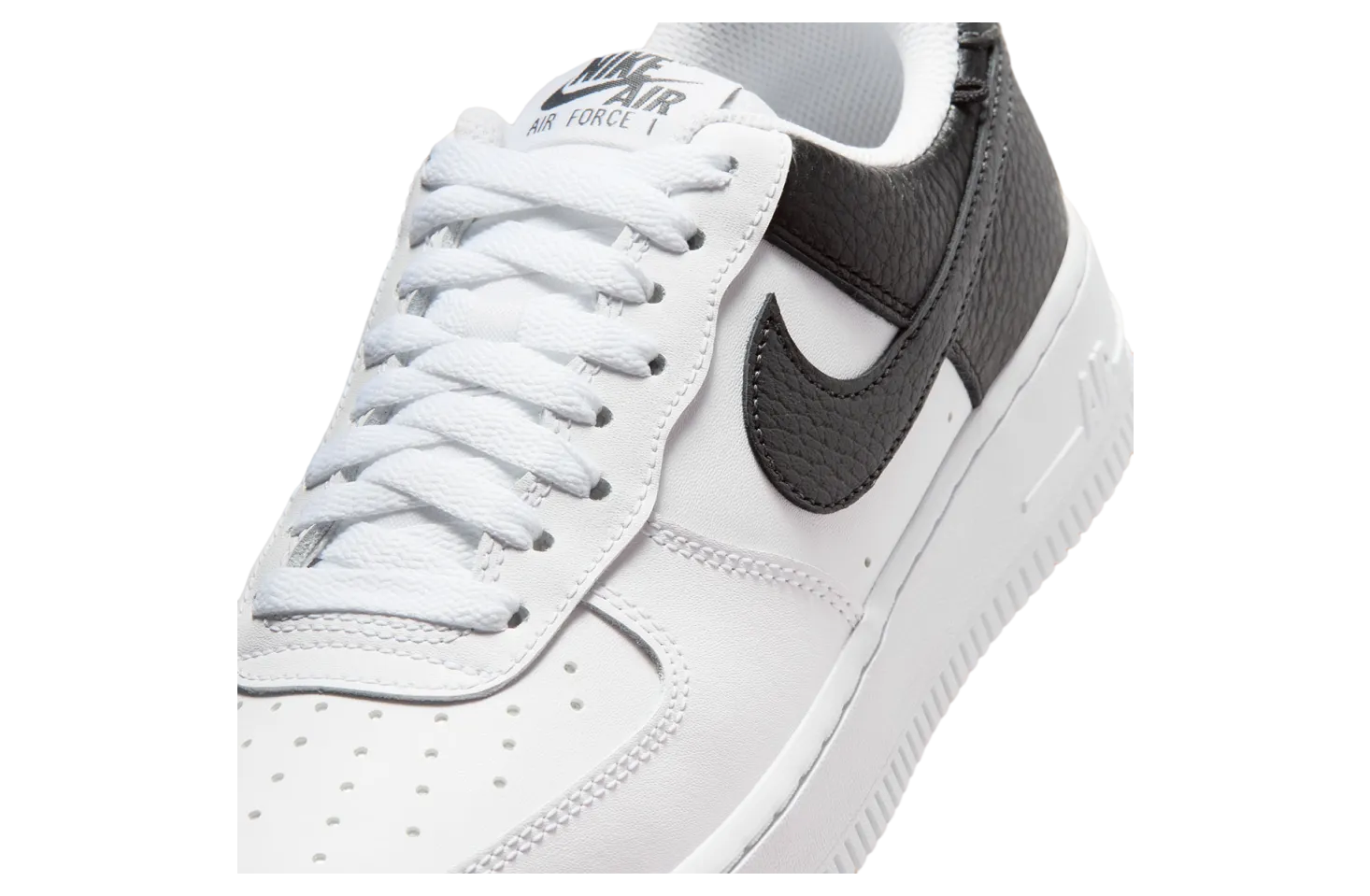 nike air force 1 low wmns white black 5