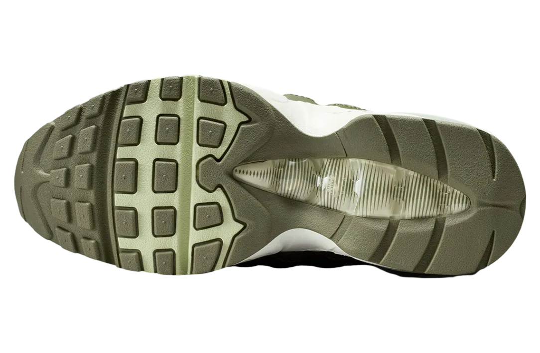 nike air max 95 wmns olive aura metallic silver 1