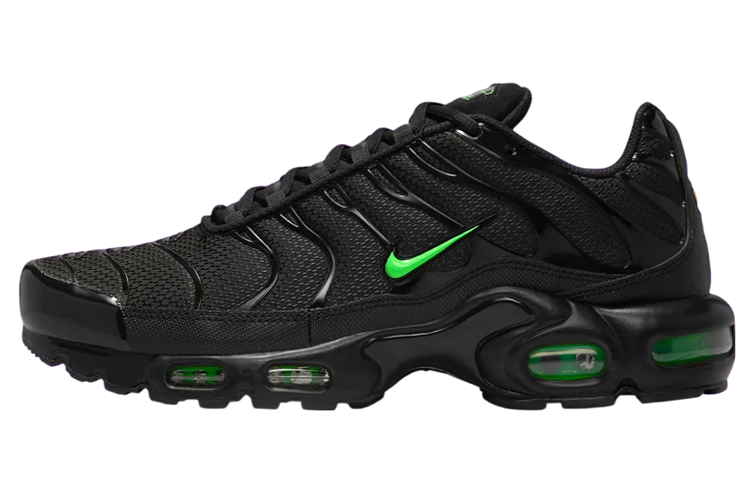 nike air max plus black green strike