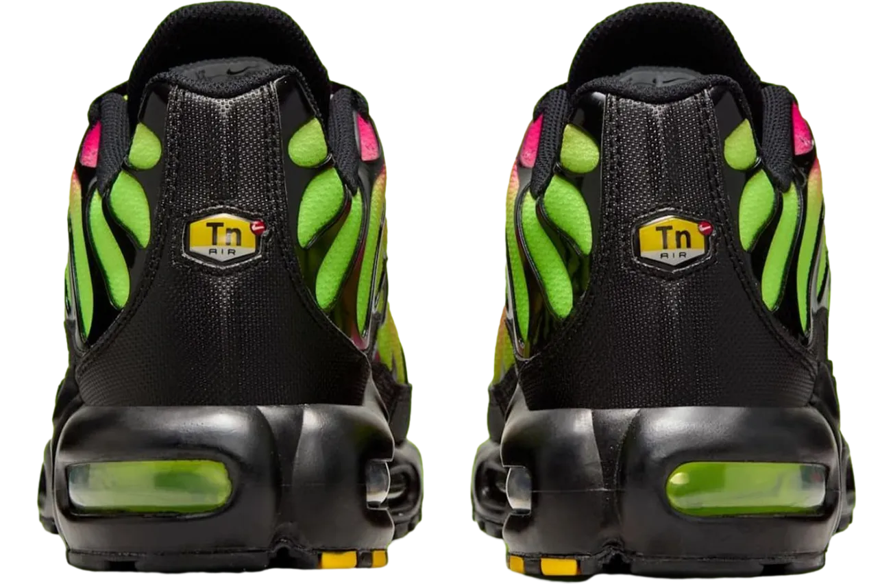 nike air max plus black hyper pink 4
