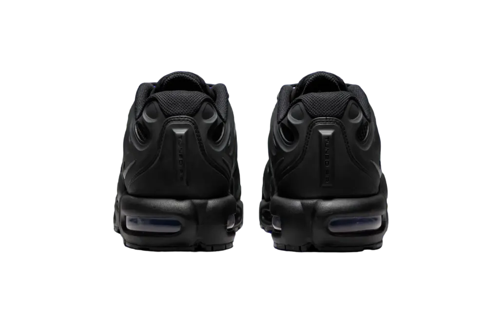 nike air max plus drift triple black 3