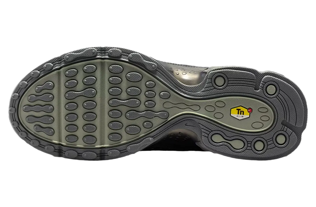 nike air max plus vii iron grey smoke grey 1