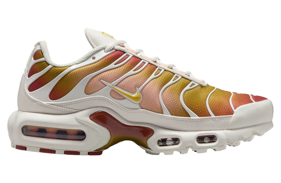 nike air max plus wmns rugged orange saturn gold 2