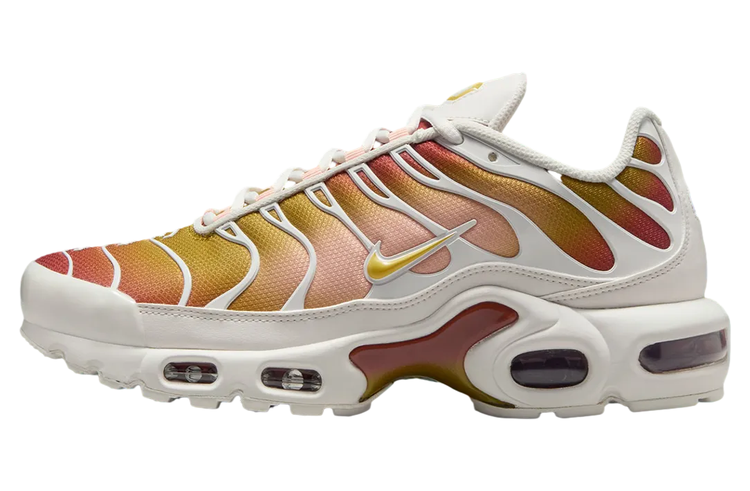 nike air max plus wmns rugged orange saturn gold