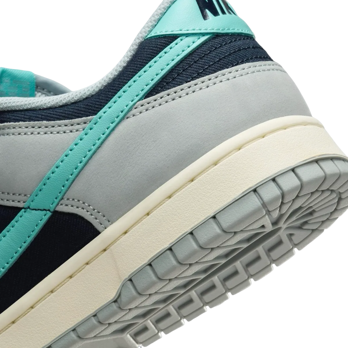 nike dunk low dark obsidian green frost 6