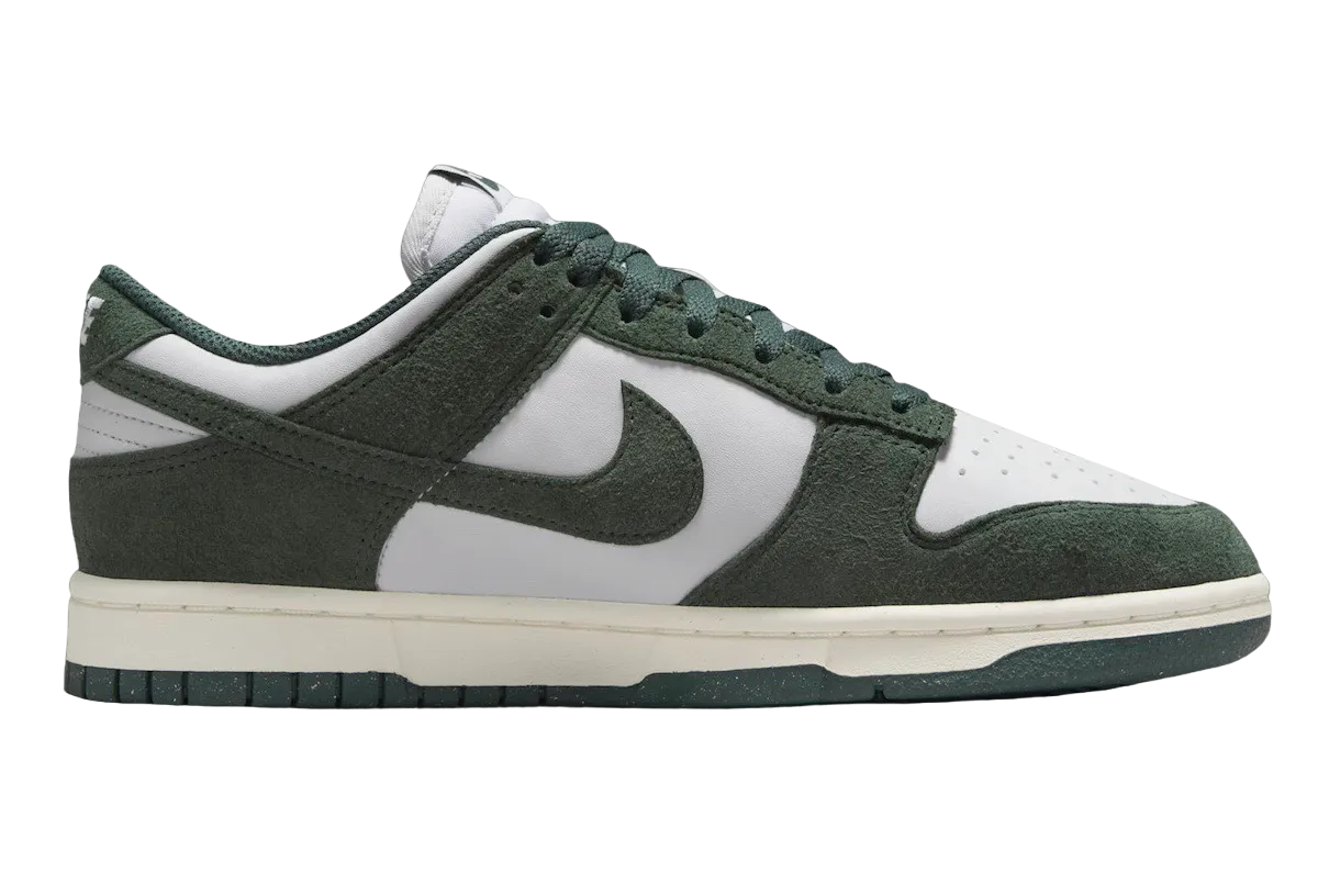 nike dunk low green suede 1