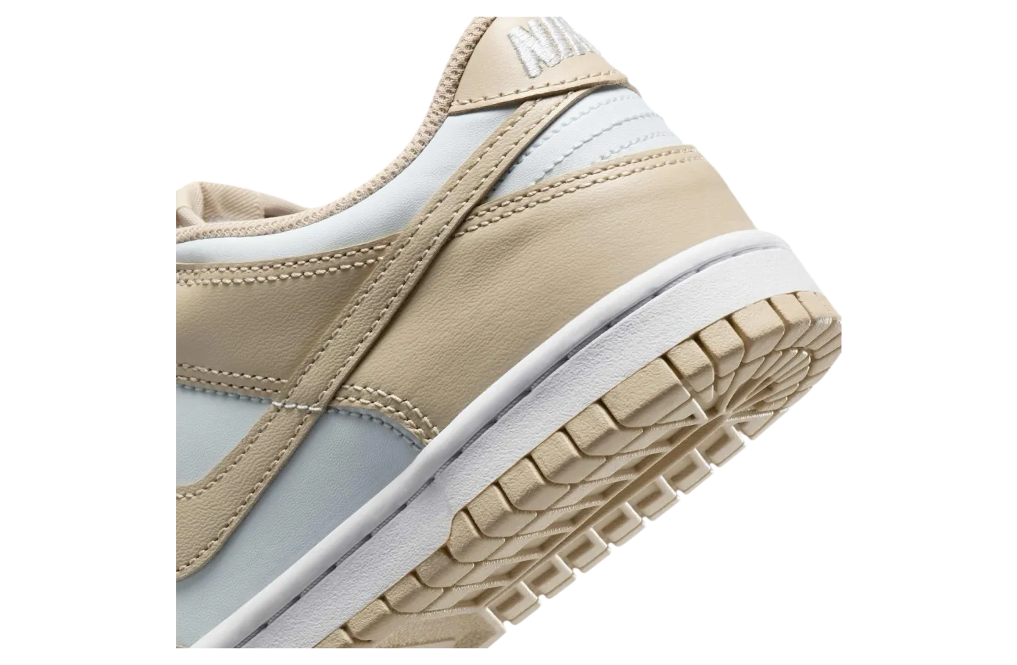 nike dunk low gs desert khaki pure platinum 6