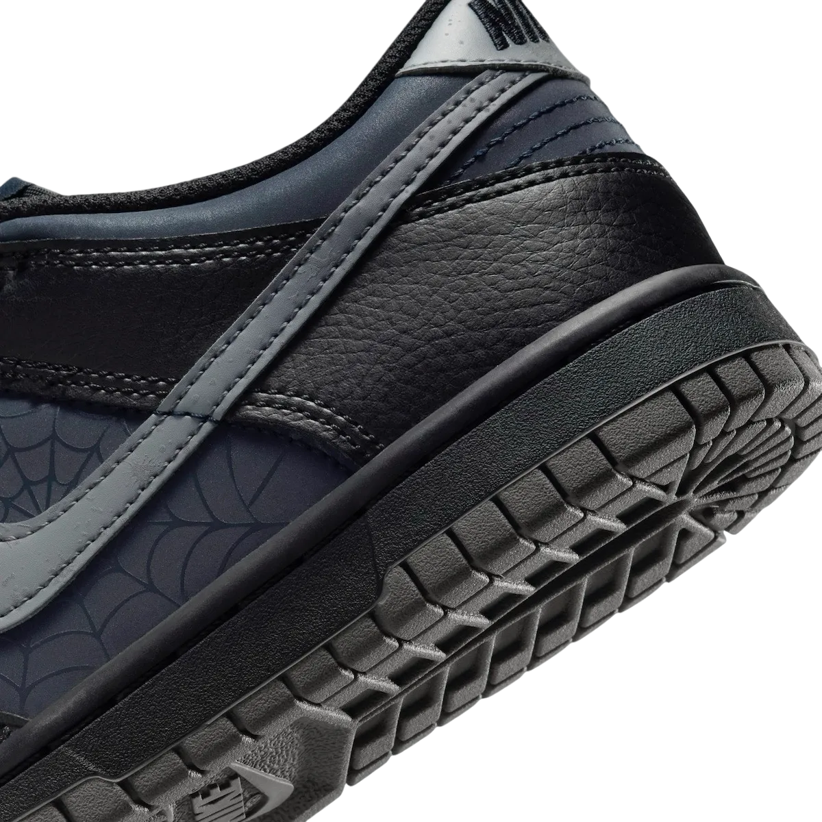 nike dunk low gs symbiote 7