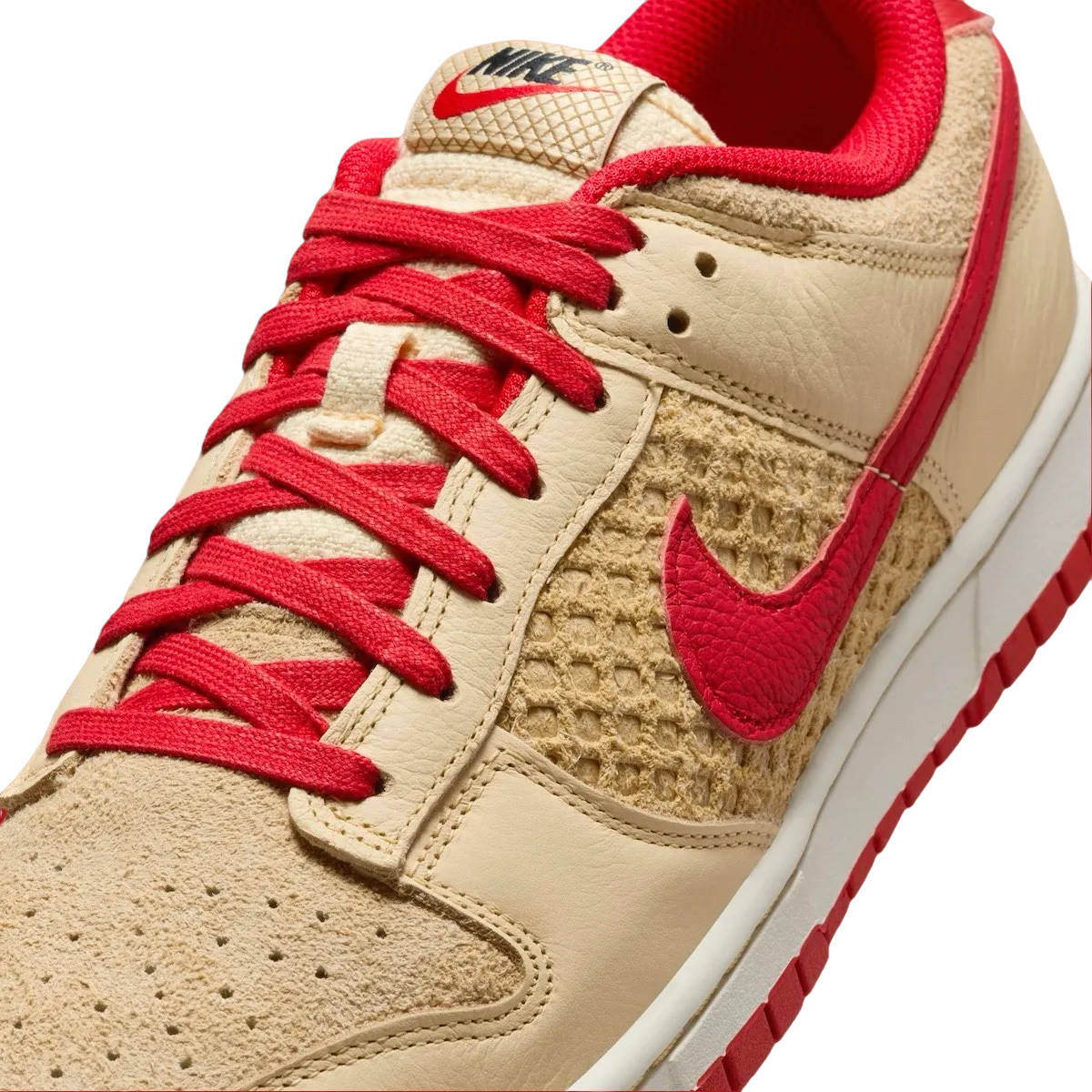 nike dunk low strawberry waffle 5