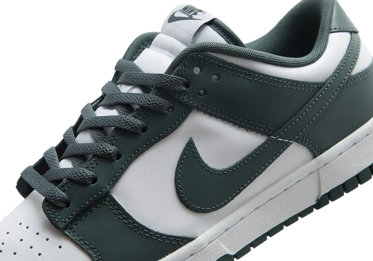 nike dunk low vintage green 4