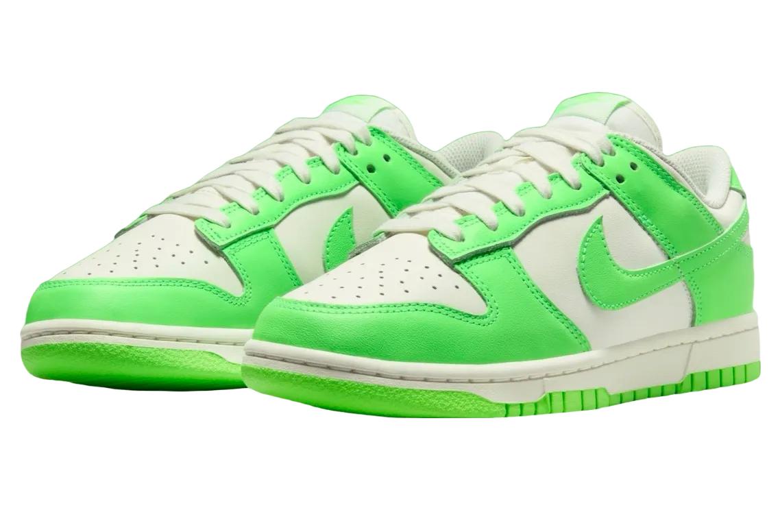 nike dunk low wmns green strike sail 0