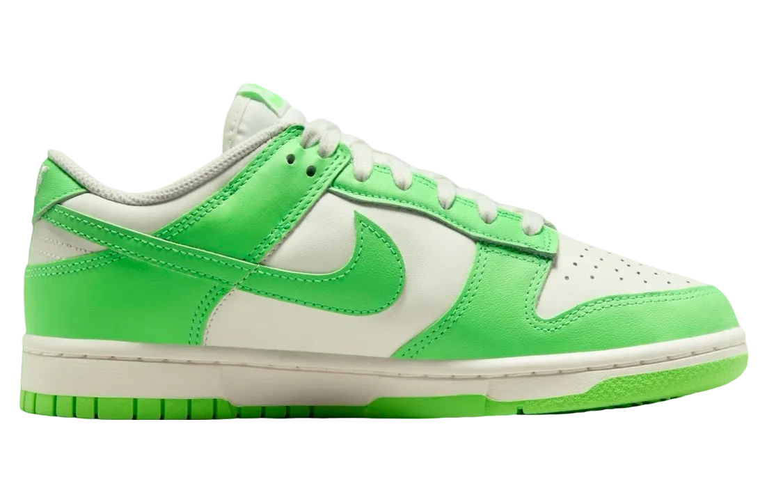 nike dunk low wmns green strike sail 1