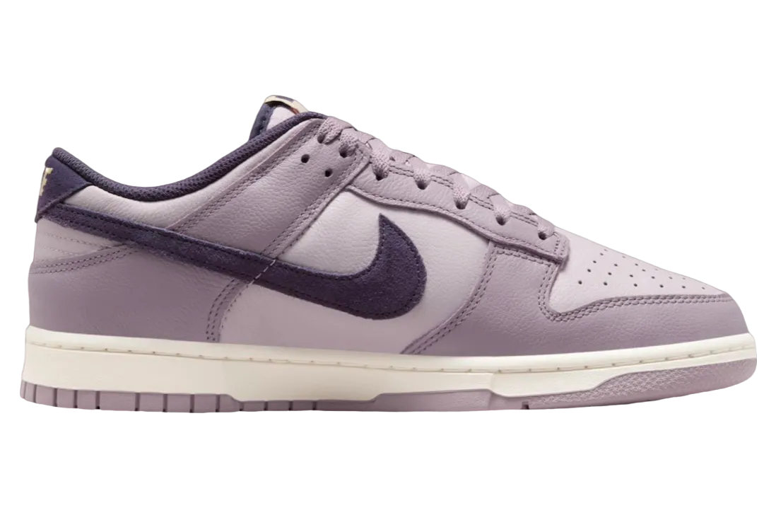 nike dunk low wmns light violet ore 3