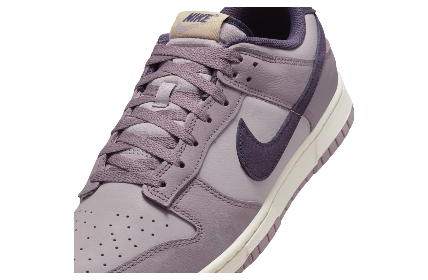 nike dunk low wmns light violet ore 5