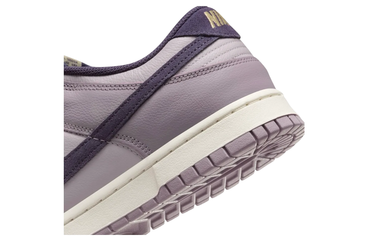 nike dunk low wmns light violet ore 6