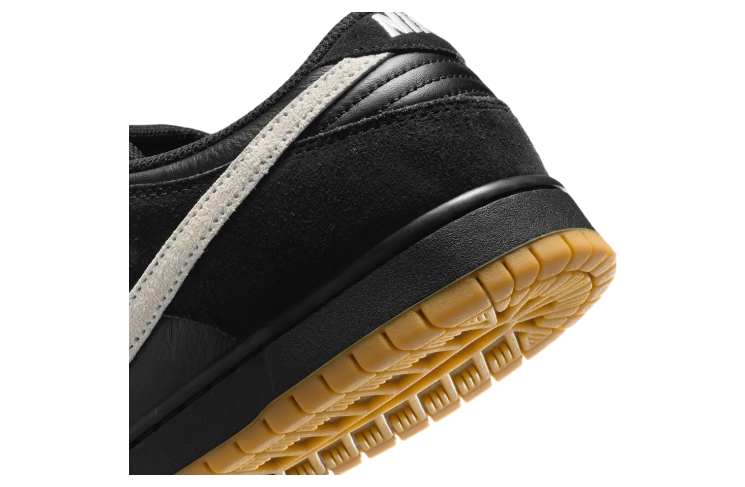 nike sb dunk low black gum light brown 6