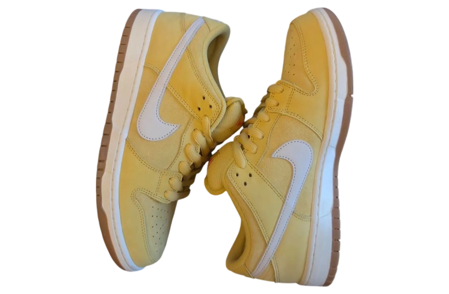 nike sb dunk low saturn gold sail
