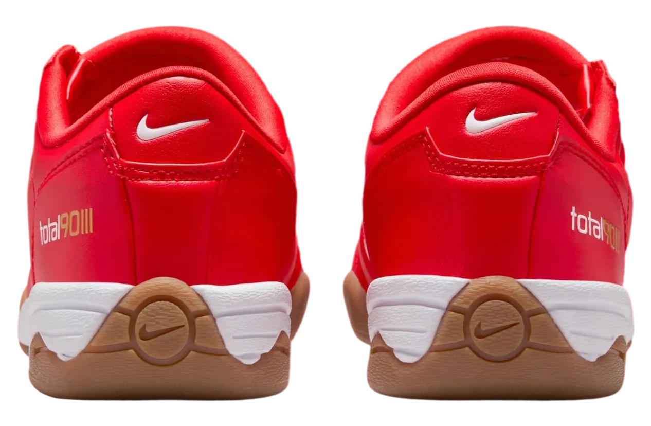 nike total 90 iii wmns university red gum medium brown 2