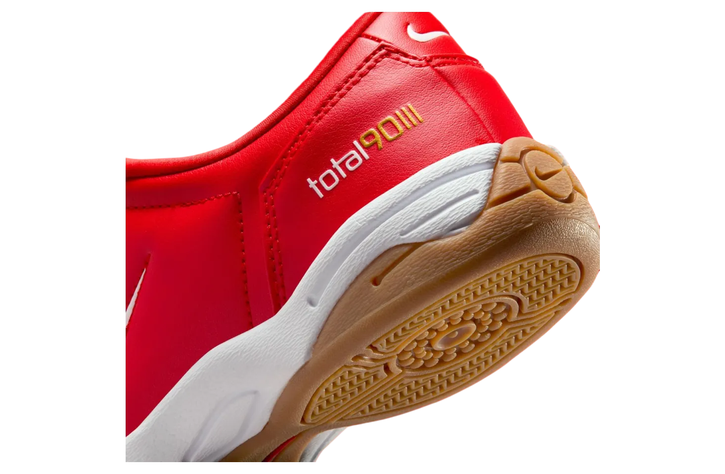 nike total 90 iii wmns university red gum medium brown 5